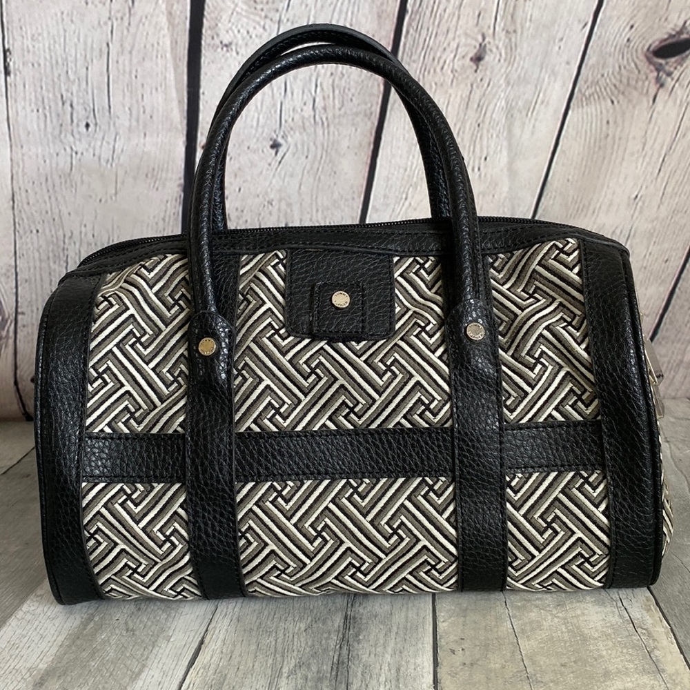 VNT Tommy Hilfiger Signature bag EUC